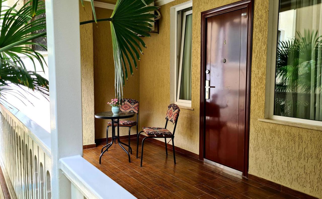 Georgian House Hotel Kutaisi Exterior photo