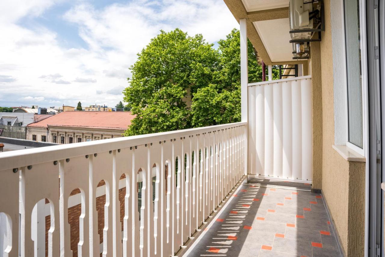 Georgian House Hotel Kutaisi Exterior photo