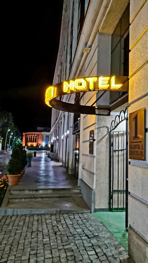 Georgian House Hotel Kutaisi Exterior photo